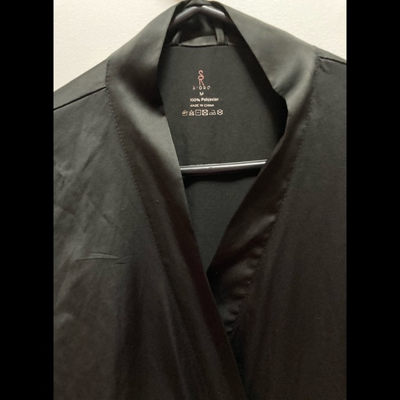 Sioro Robe - Picture 2 of 2